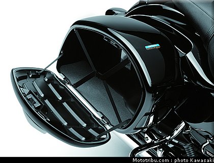 kawasaki_1700_voyager_custom_2011_10.jpg