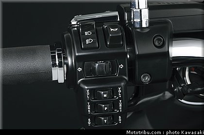 kawasaki_1700_voyager_custom_2011_28.jpg