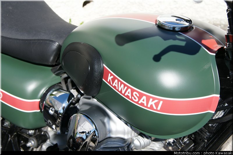 kawasaki_coupe_w800_gentlemen_2011_005