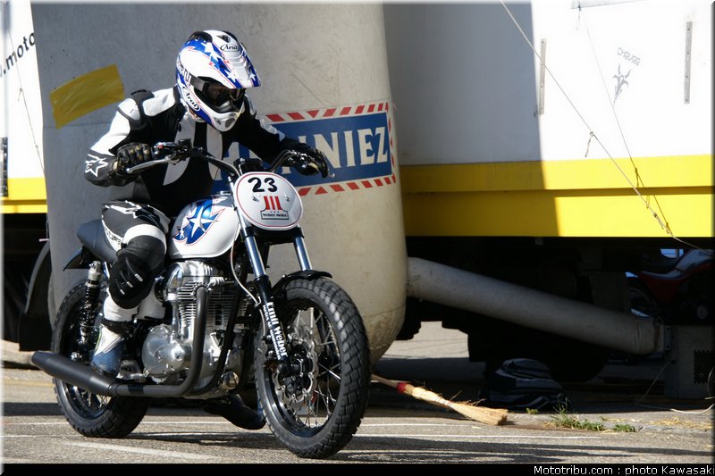 kawasaki_coupe_w800_gentlemen_2011_021
