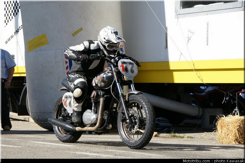 kawasaki_coupe_w800_gentlemen_2011_050