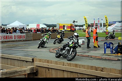 kawasaki_coupe_w800_gentlemen_2011_009.jpg