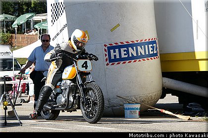 kawasaki_coupe_w800_gentlemen_2011_019.jpg