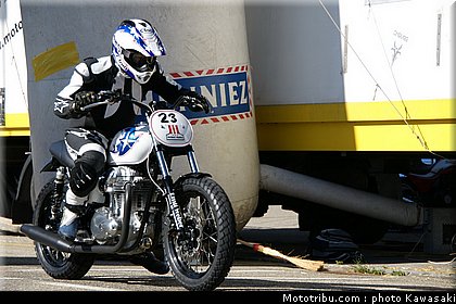 kawasaki_coupe_w800_gentlemen_2011_021.jpg