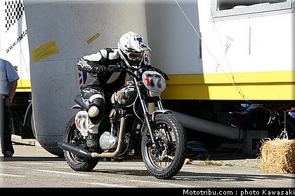 kawasaki_coupe_w800_gentlemen_2011_050.jpg
