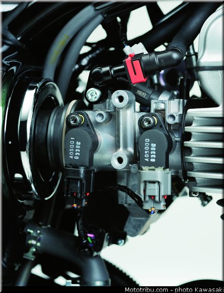 kawasaki_2012_w800_017