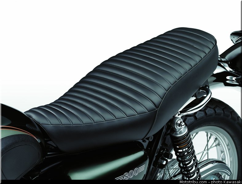 kawasaki_2012_w800_030