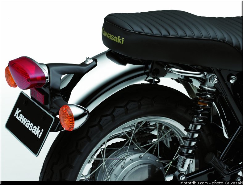 kawasaki_2012_w800_032