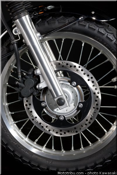 kawasaki_2012_w800_035