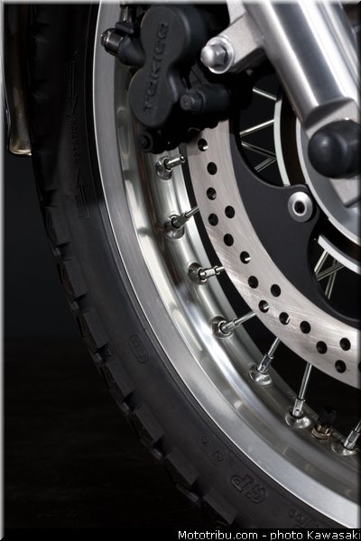 kawasaki_2012_w800_038