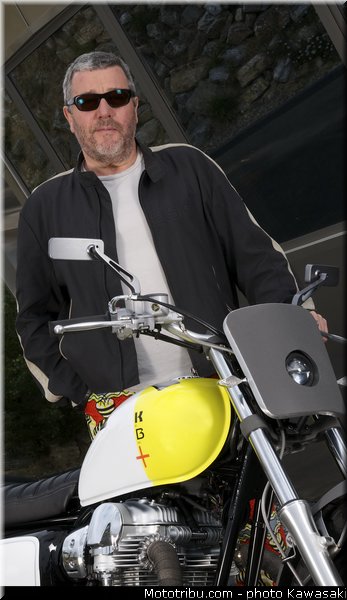 kawasaki_2012_w800_starck_02