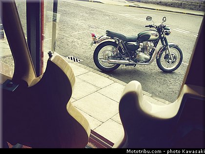 kawasaki_2012_w800_004.jpg