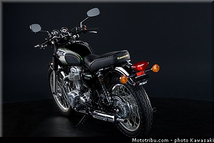 kawasaki_2012_w800_007.jpg