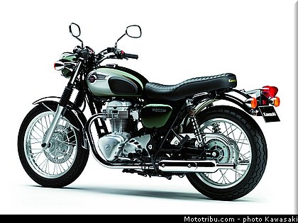 kawasaki_2012_w800_008.jpg