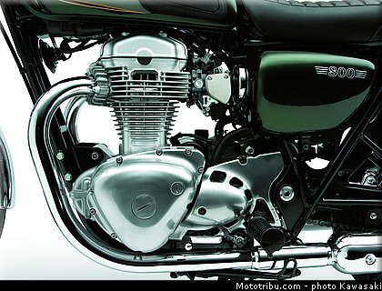 kawasaki_2012_w800_013.jpg