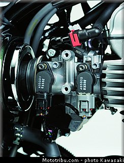 kawasaki_2012_w800_017.jpg