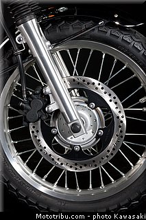 kawasaki_2012_w800_035.jpg