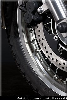 kawasaki_2012_w800_038.jpg