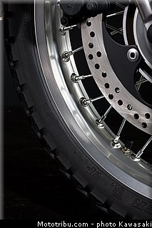 kawasaki_2012_w800_039.jpg