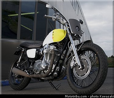 kawasaki_2012_w800_starck_01.jpg