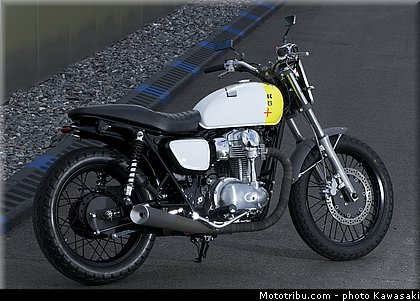 kawasaki_2012_w800_starck_03.jpg