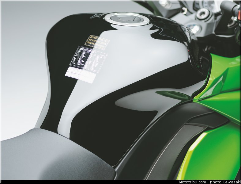 kawasaki_z1000sx_2011_022