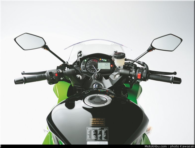 kawasaki_z1000sx_2011_023