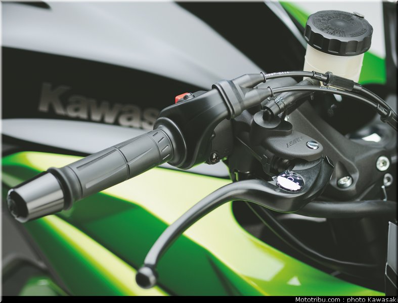 kawasaki_z1000sx_2011_024