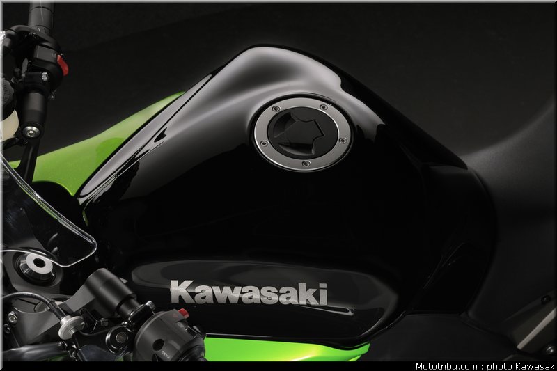 kawasaki_z1000sx_2011_037