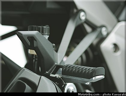 kawasaki_z1000sx_2011_021.jpg