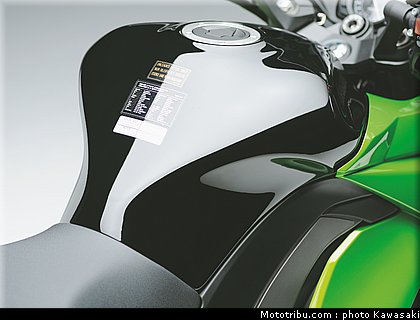 kawasaki_z1000sx_2011_022.jpg
