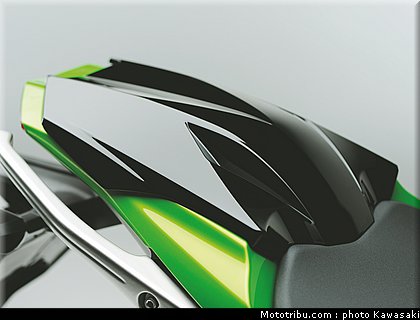 kawasaki_z1000sx_2011_030.jpg