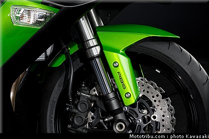 kawasaki_z1000sx_2011_033.jpg