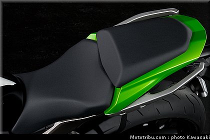 kawasaki_z1000sx_2011_035.jpg