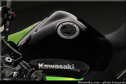 kawasaki_z1000sx_2011_037.jpg