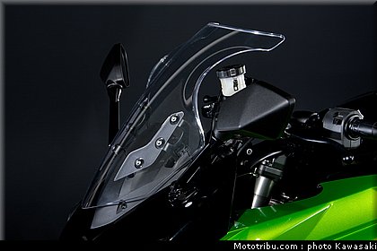 kawasaki_z1000sx_2011_040.jpg