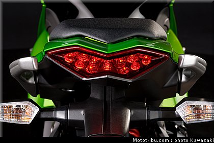 kawasaki_z1000sx_2011_042.jpg