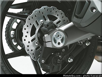 kawasaki_z1000sx_2011_050.jpg