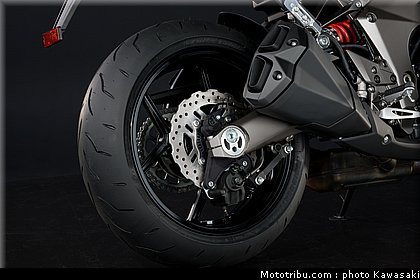 kawasaki_z1000sx_2011_053.jpg