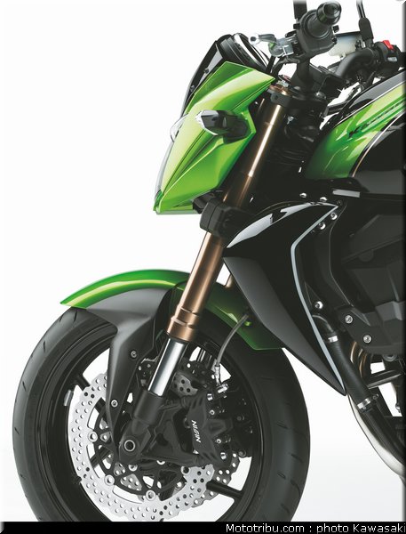 kawasaki_2011_z750r_022
