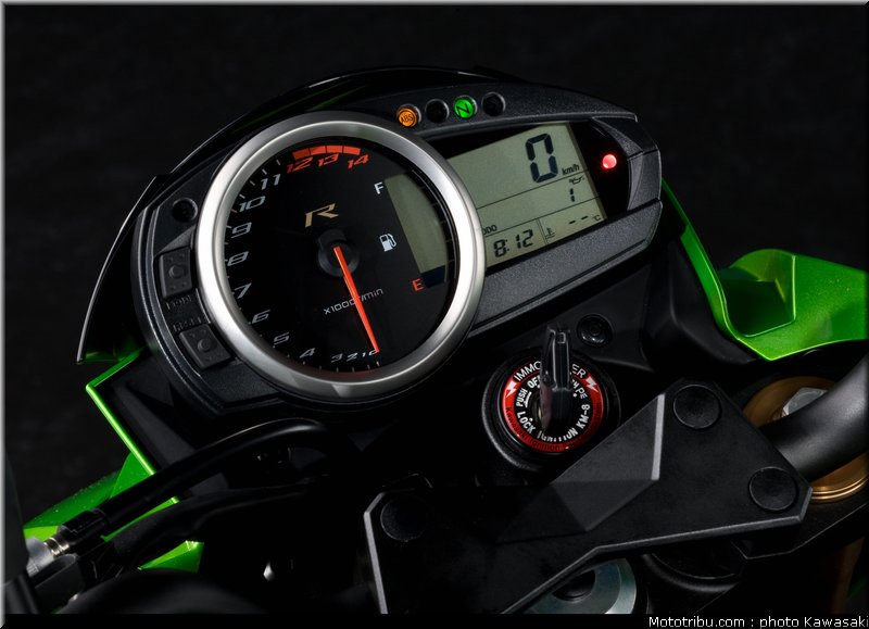 kawasaki_2011_z750r_027