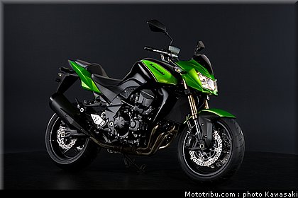 kawasaki_2011_z750r_003.jpg