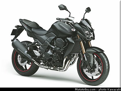 kawasaki_2011_z750r_006.jpg