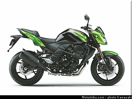 kawasaki_2011_z750r_010.jpg