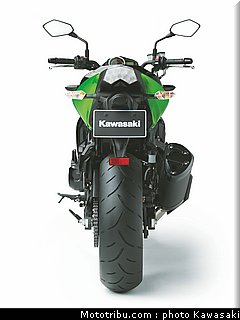 kawasaki_2011_z750r_011.jpg