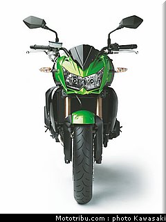kawasaki_2011_z750r_012.jpg