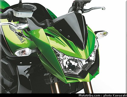 kawasaki_2011_z750r_013.jpg