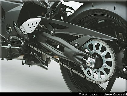 kawasaki_2011_z750r_031.jpg