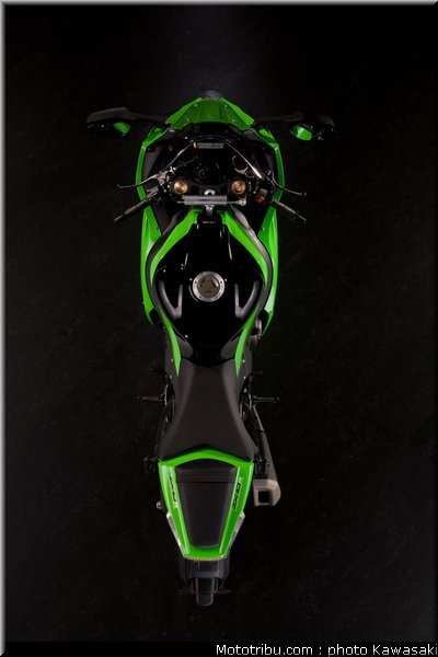 kawasaki_zx10r_2011_0031