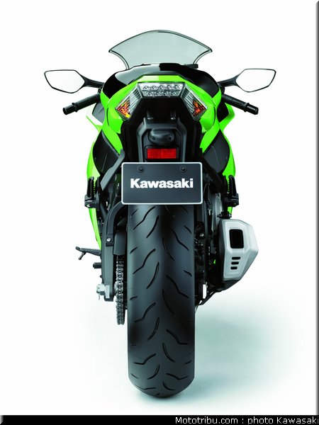 kawasaki_zx10r_2011_0037